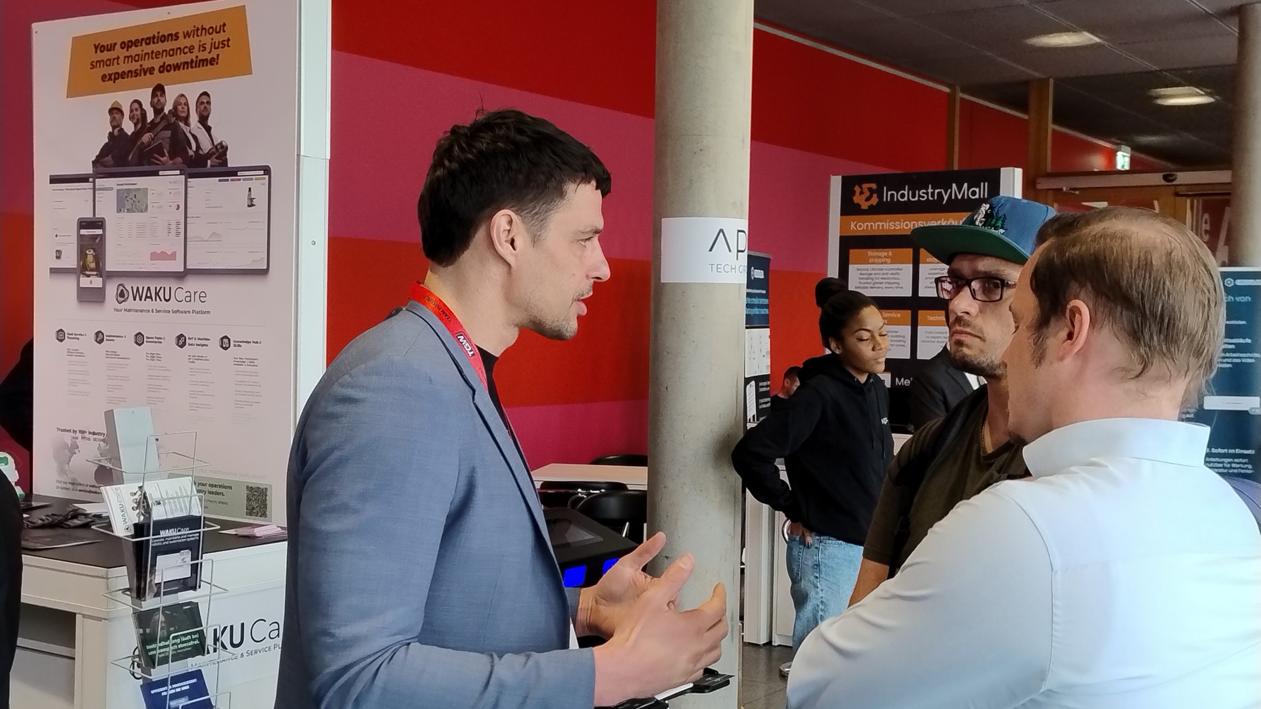 Persönliches Fachgespräch in der Smart Maintenance Lounge auf der LogiMAT 2026